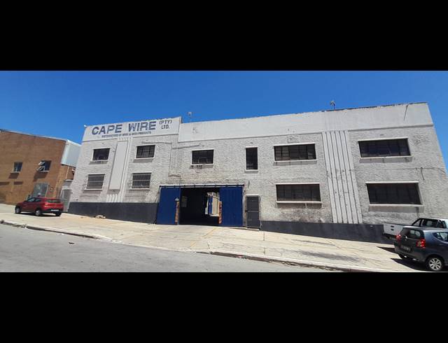 2,065M² WAREHOUSE RENTED IN SIDWELL